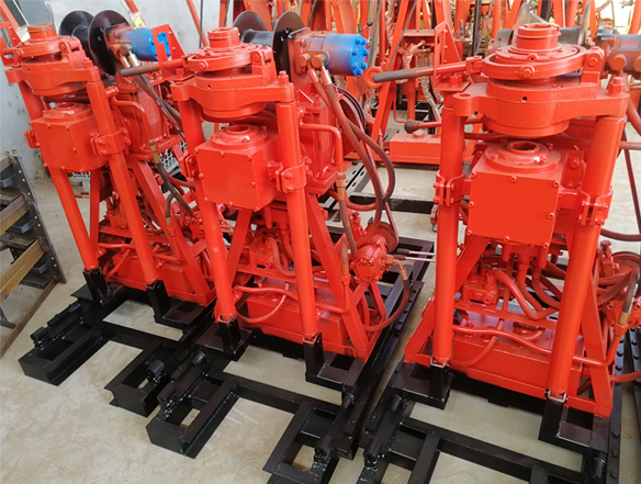 GK-180液壓地質(zhì)勘探鉆機(jī)實(shí)物圖1